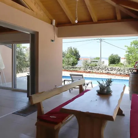 بيت للعطل Ulika With Pool - Three Bedroom With Pool