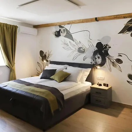 Ulika With Pool - Three Bedroom With Pool بيت للعطل